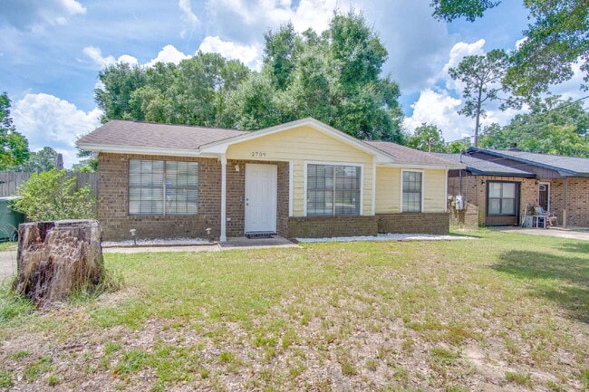 Photo - Private Cul-de-Sac Living — 3BR Home Featuring Open Layout, Wooded Backyard Views & Stylish Updat...