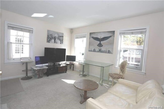 Photo - 1392 Old Northern Blvd