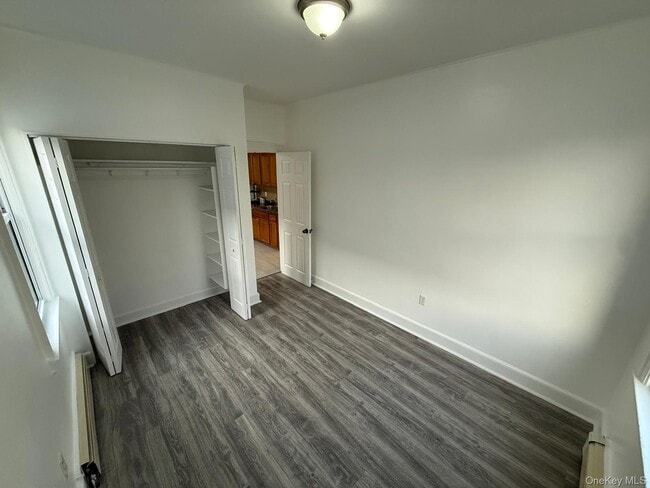 Photo - 111-10 14th Ave