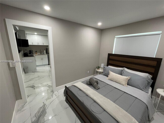 Photo - 4910 SW 28th Terrace Unit 3