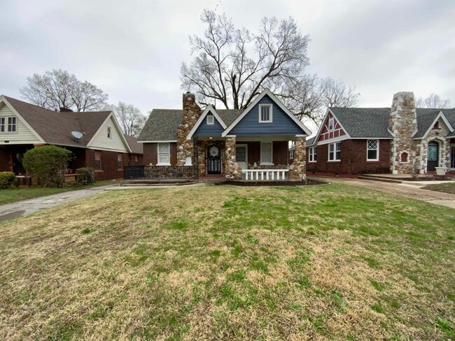 Building Photo - 920 N Auburndale St