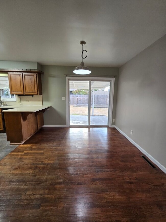 Photo - Pet Friendly Single Level 3 Bed 2 Bath Hom...