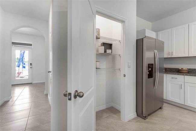 1371 Isleta Lp