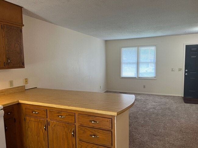 Photo - 2 Bedroom, 2 Bathroom Duplex in SW Springfield