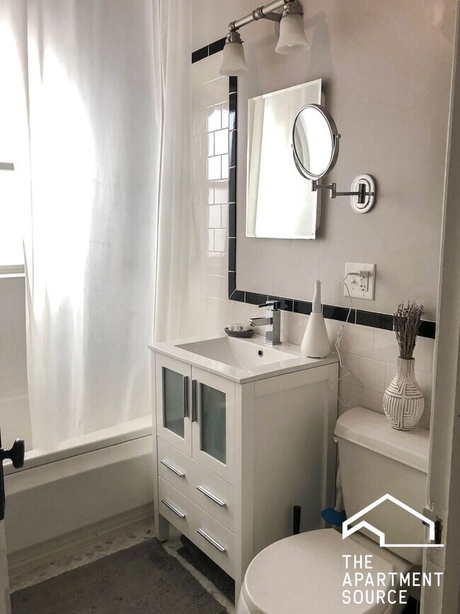 Photo - 4808 N Paulina St Unit 3W