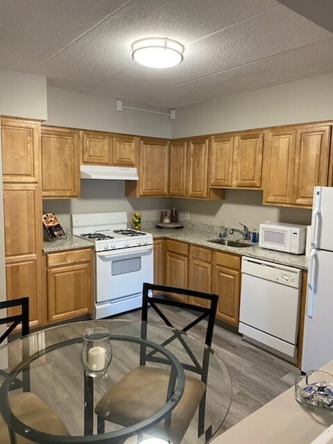 2 bedroom kitchen model unit - Kings Lynne Apts