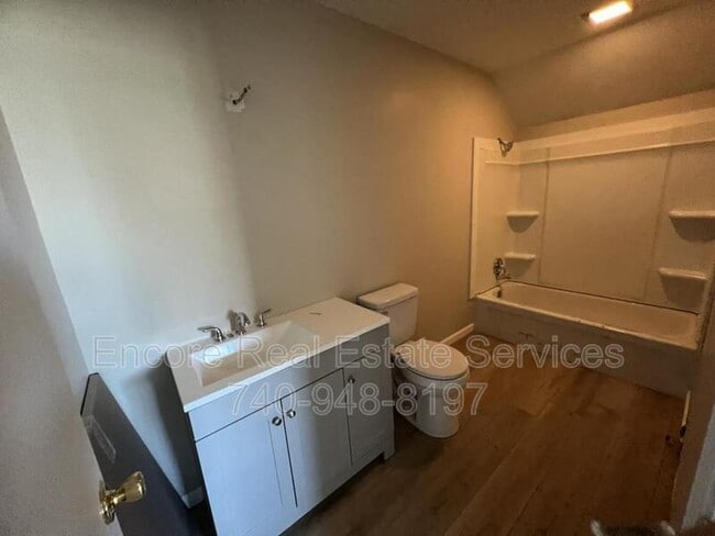 Photo - 390 N Cedar St