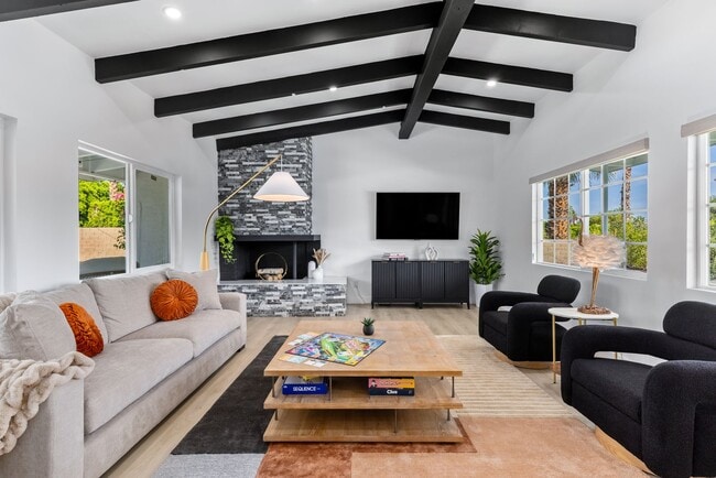 Photo - Stunning Desert Contemporary Home in Sunrise Park (Monthly Only - No Long Term)