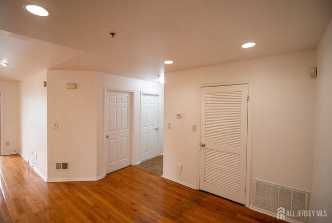 Photo - 1337 Waterford Dr