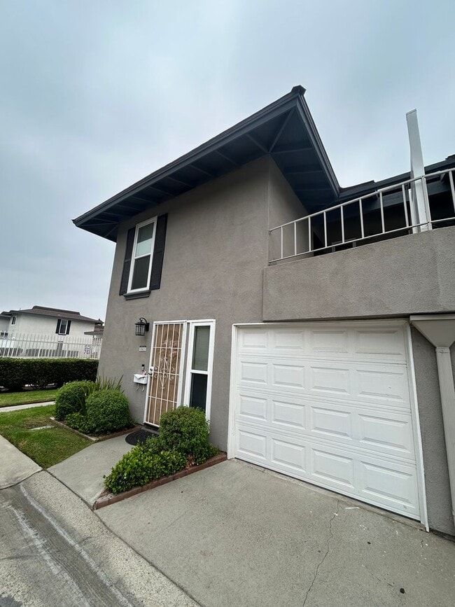 Photo - Lovely Cypress townhouse available, garage...