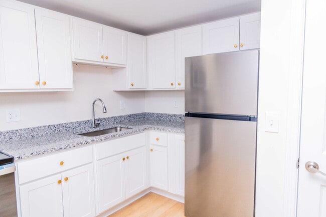 Photo - 103 Cresap Rd Unidad Apt #D