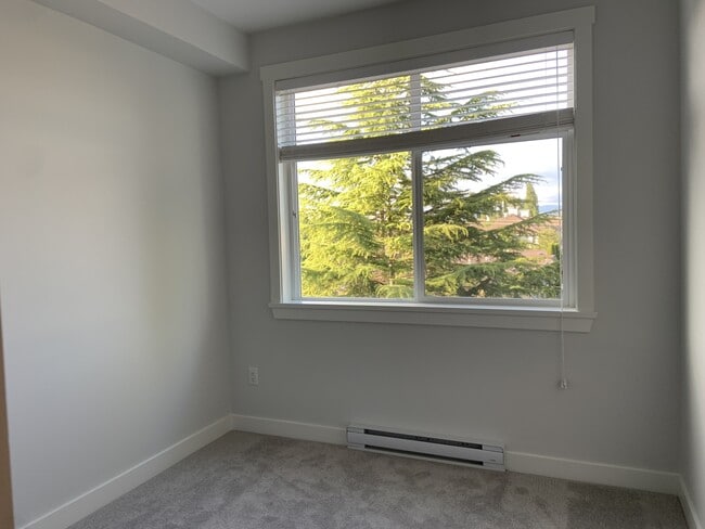 Photo - 20686 Eastleigh Crescent