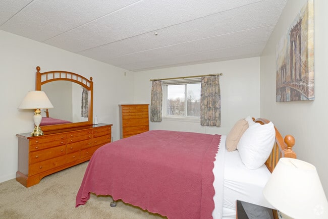 J.E. Furnished Apartments of Quincy