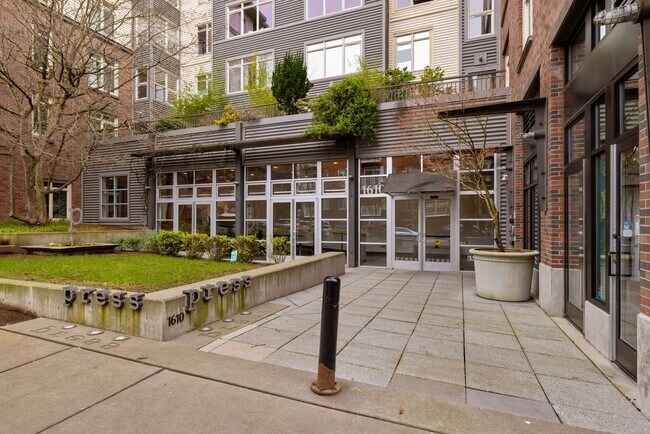 Photo - Top-Floor Studio with Stunning Views in Capitol Hill Unit 623