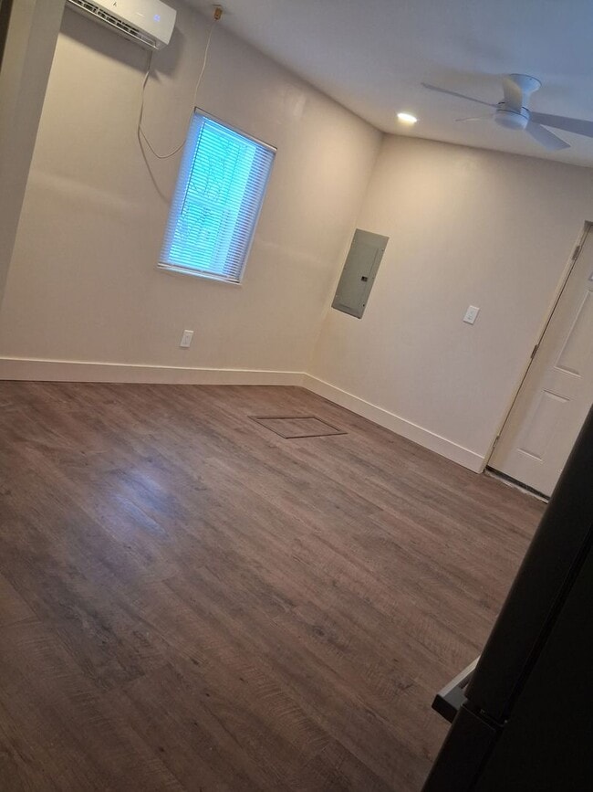 Photo - Quaint Newly-renovated Bungalow