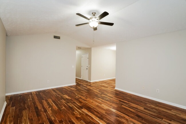 Photo - 452 Cedar Park Cir