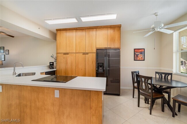 Photo - 21330 Lancaster Run Unidad 1211