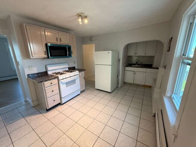 Photo - 15 Thorndike St Unit 3