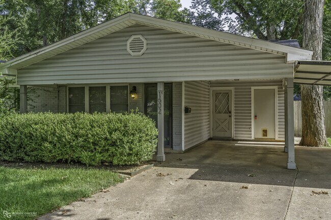Photo - 1602 San Saba St