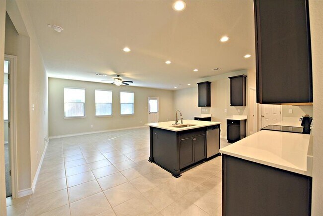 Photo - 544 John Muir Trl