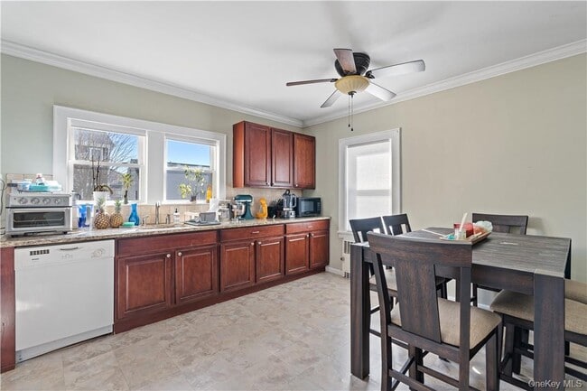 Photo - 204 Lakeview Ave