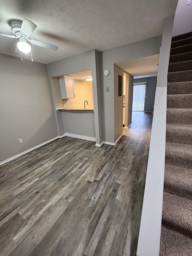 Entry - 5195 Cline Rd Unit C