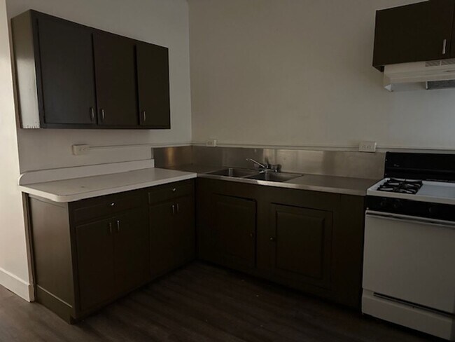 Photo - 1st Floor 1 Bed 1 Bath Apt Located On Lexi... Unit 1