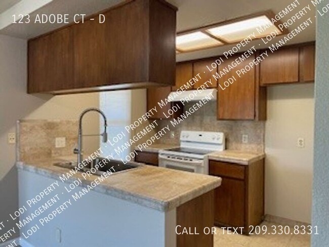 Photo - 123 Adobe Ct Unidad D