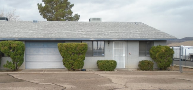Building Photo - 3551 N Verdugo Rd Unit 3551  C Rental