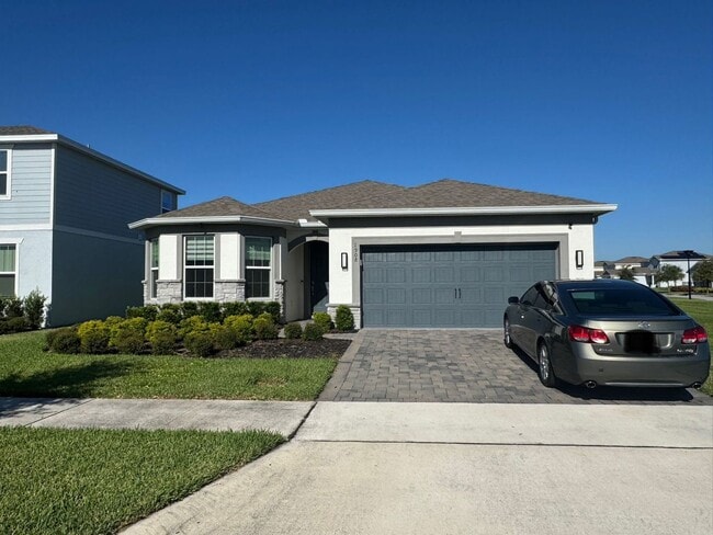 Building Photo - Modern 3-Bedroom Home with Pool and Lake View