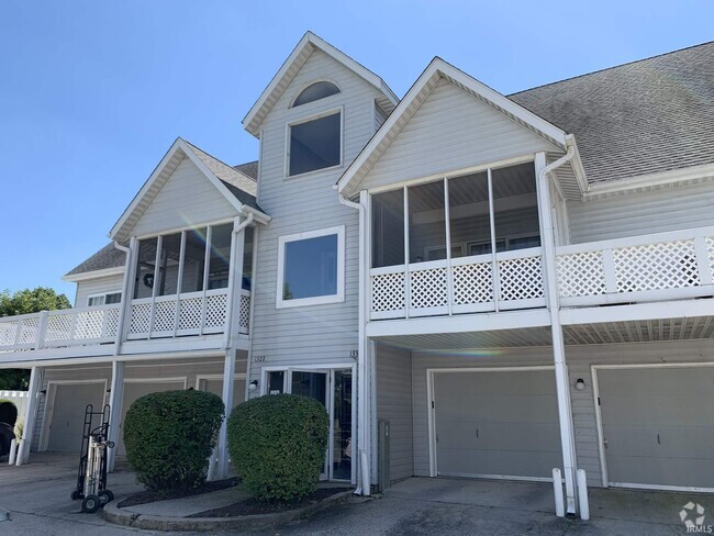Building Photo - 1336 S College Mall Rd Rental