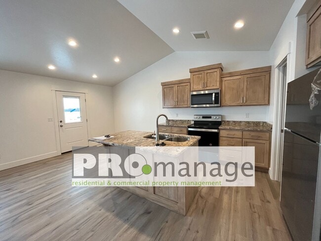 Photo - 3 Bed, 2 Bath Town Home w/ 2 Car Garage - BRAND NEW - Idaho Falls