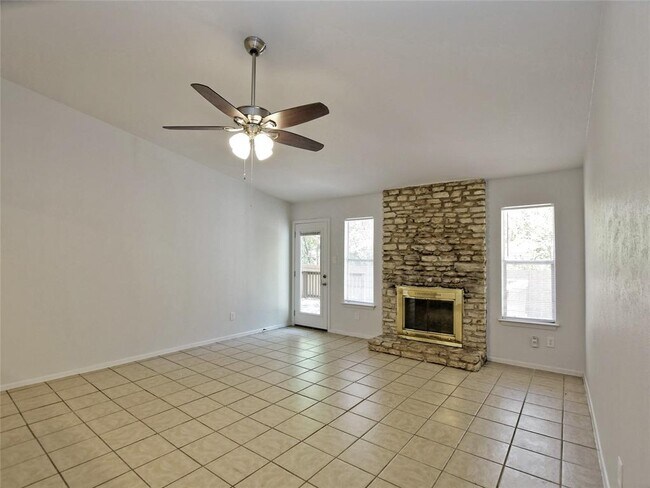 Photo - 527 Blackberry Dr