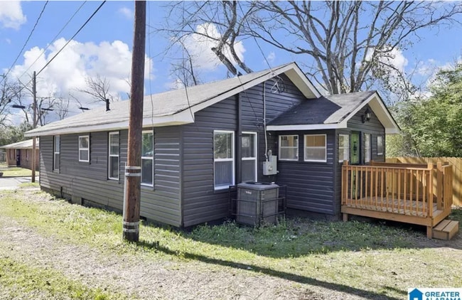 Photo - 915 9th St SW