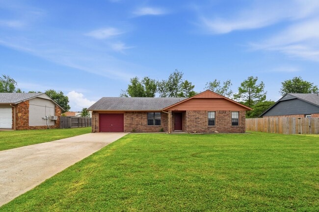 Building Photo - 3 Bed | 2 Bath | Broken Arrow