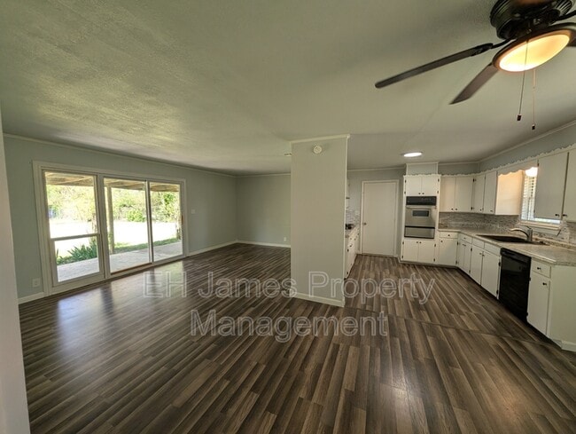 Photo - 5214 S Delaware Pl