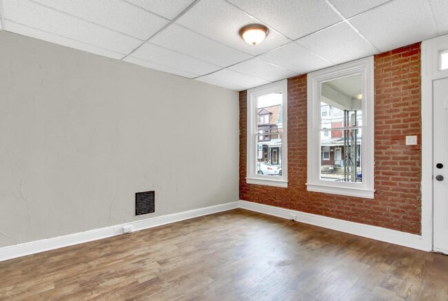 Photo - Spacious 4 Bedroom, 1 Bath Home in York, Pa!