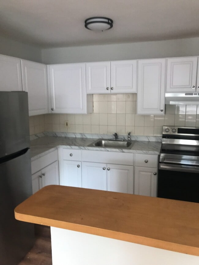 Building Photo - Dover Hills Apartments