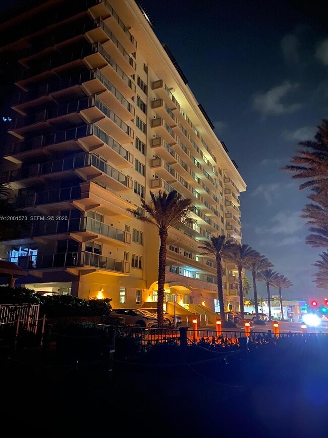 Building Photo - 9499 Collins Ave Unit 308