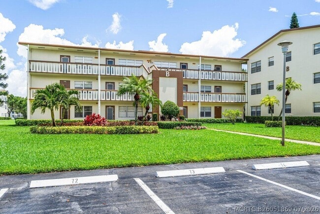 Building Photo - 74 Mansfield B