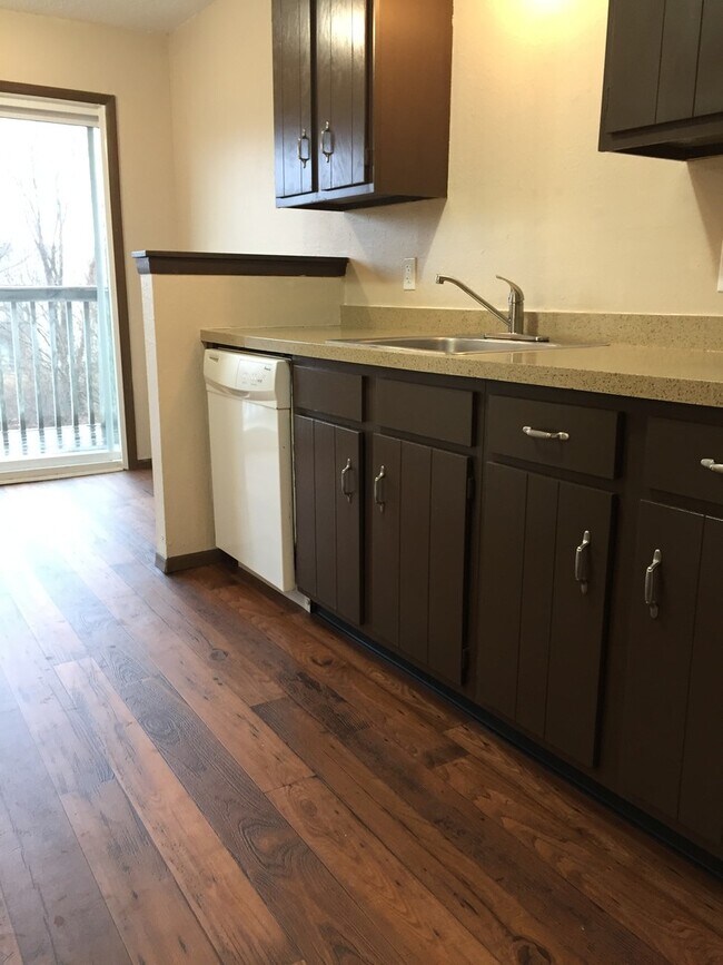 Whitehall Apartments For Rent in Topeka, KS