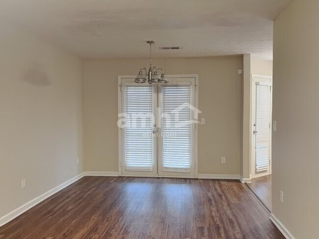 Photo - 3052 Lake Park Trail