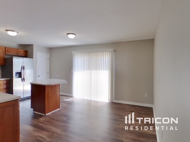 Photo - 1421 Locke Bend