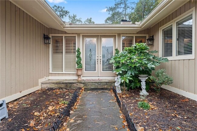 Photo - 4040 Summit Dr