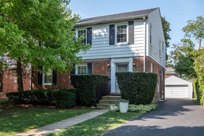 Building Photo - R980 - HENRIETTA Unit 982