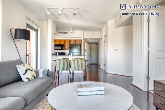 Photo - 1301 M St NW Unidad FL10-ID481