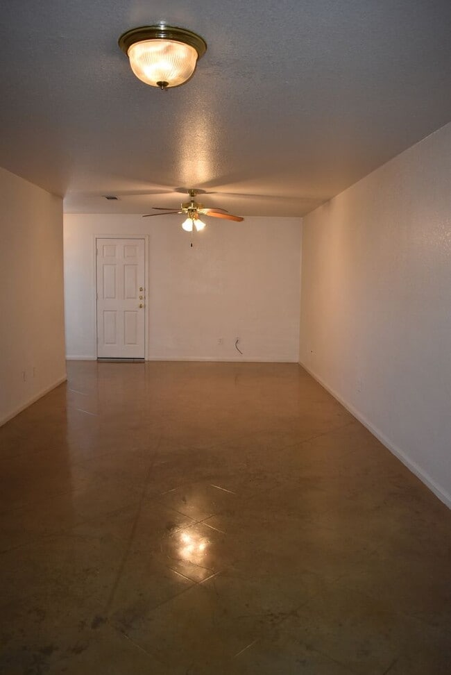 Photo - 928 Rosewood Dr Unidad B