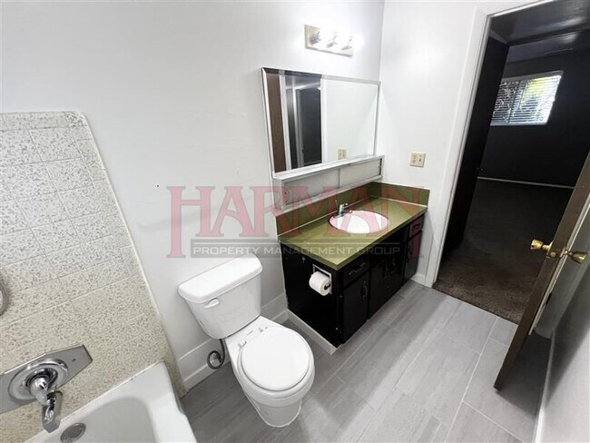 Photo - 1544 S 400 E