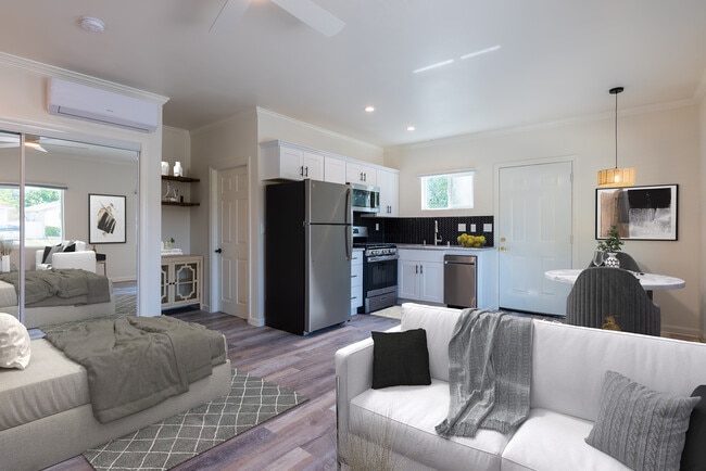 Photo - 7018 Lurline Ave Unit Modern Winnetka Studio