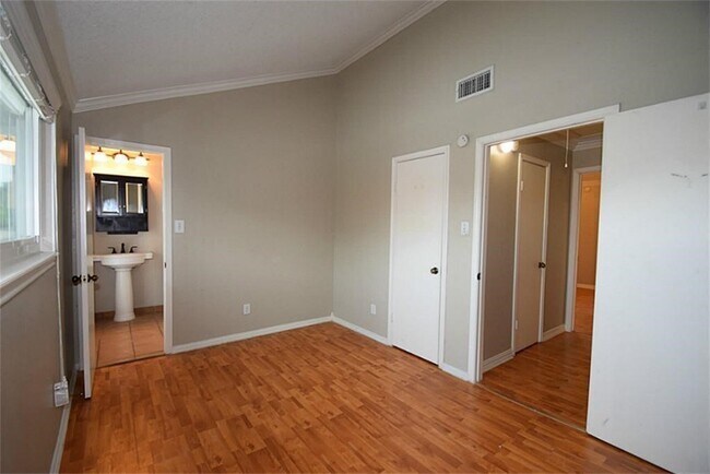 Photo - 9323 Westwood Village Dr Unit 6